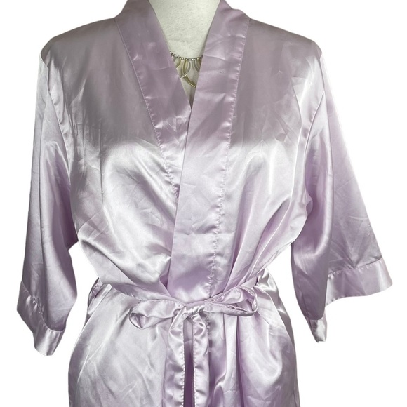 Pretty Robes Ultra Violet Lavender Satin Short Sleeve Tie Waist Lingerie Robe - Picture 2 of 8